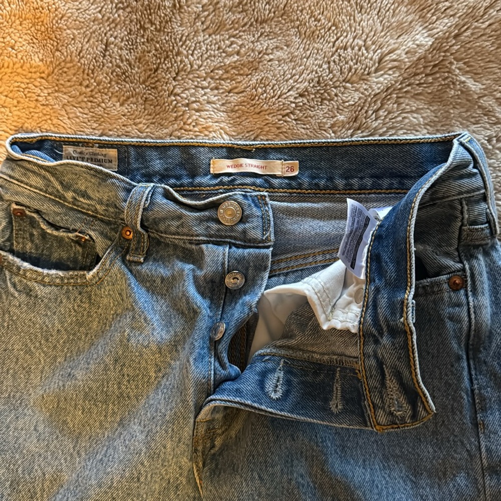 Levi’s Wedgie Straight